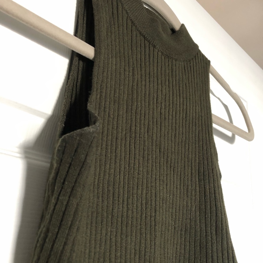 Mock Neck Ribbed Tank - Picture 3 of 4